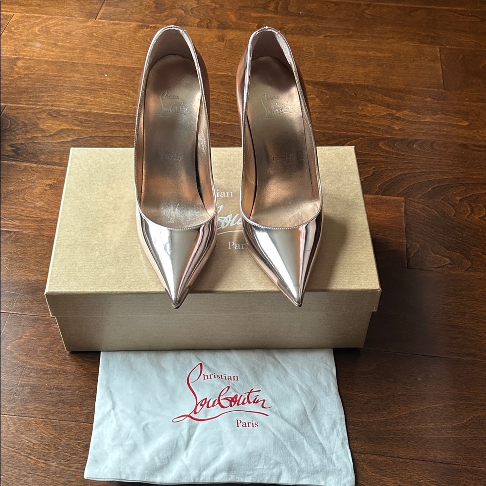 Christian Louboutin Miss Z
100 mm Pumps - Laminated calf leather - Vintage Rose